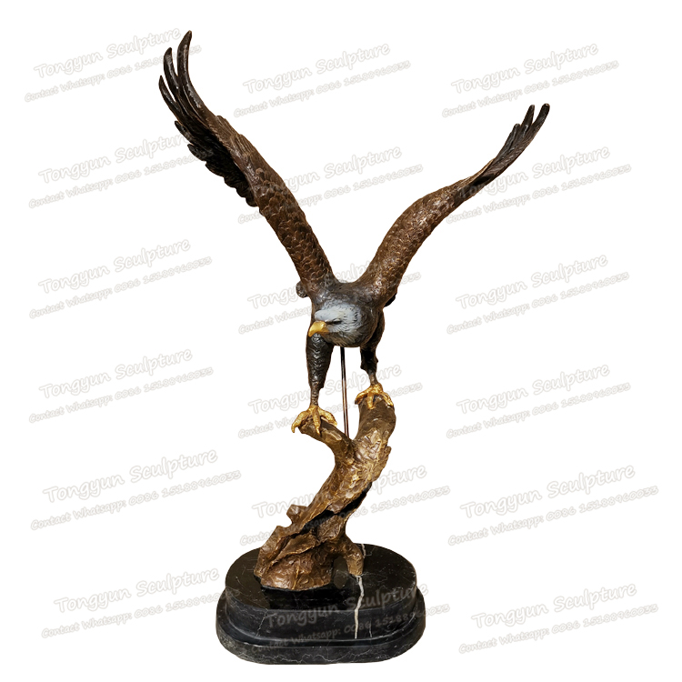 Factory Wholesale Flying Eagle Sculpture Bronze Casting Material