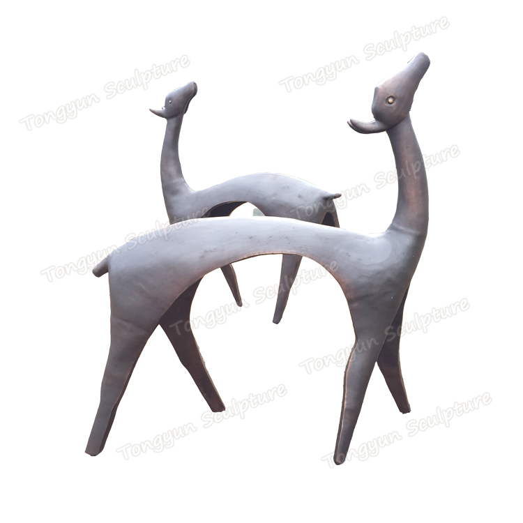 铸铜厂直销定制设计纯铜户外大型抽象铜鹿雕塑动物雕塑