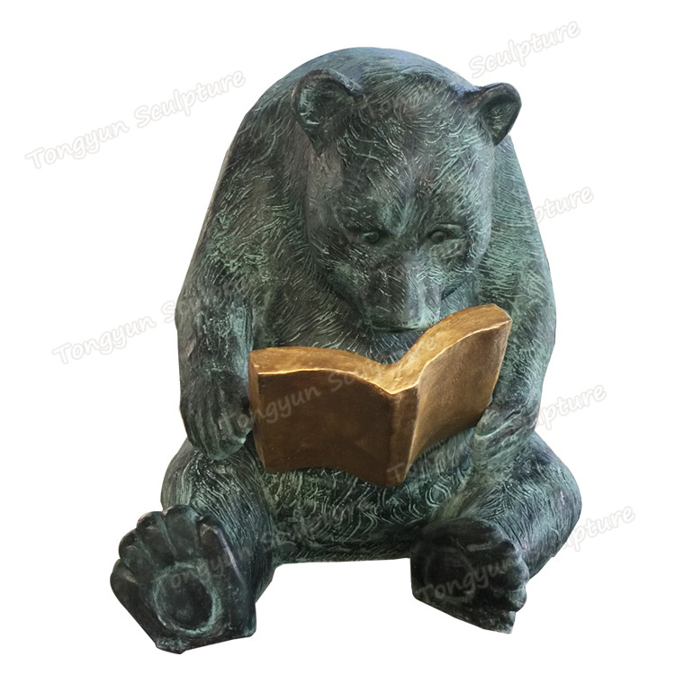 铸铜厂直销定制纯铜户外大型狗熊雕塑 棕熊看书雕塑动物熊雕塑