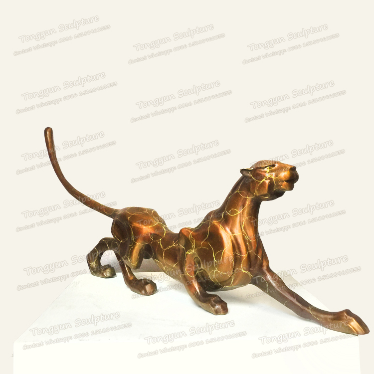 厂家直销动物雕塑豹子铜雕客厅办公摆件铸铜摆件铜工艺品