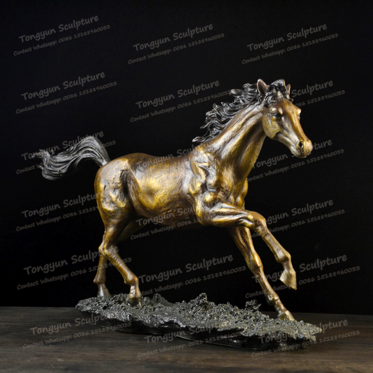 厂家直销铜马雕塑客厅办公摆件铸铜动物摆件铜工艺品