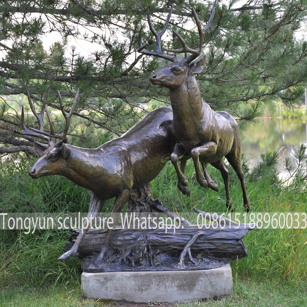 实物大小的铜鹿雕塑装饰草坪