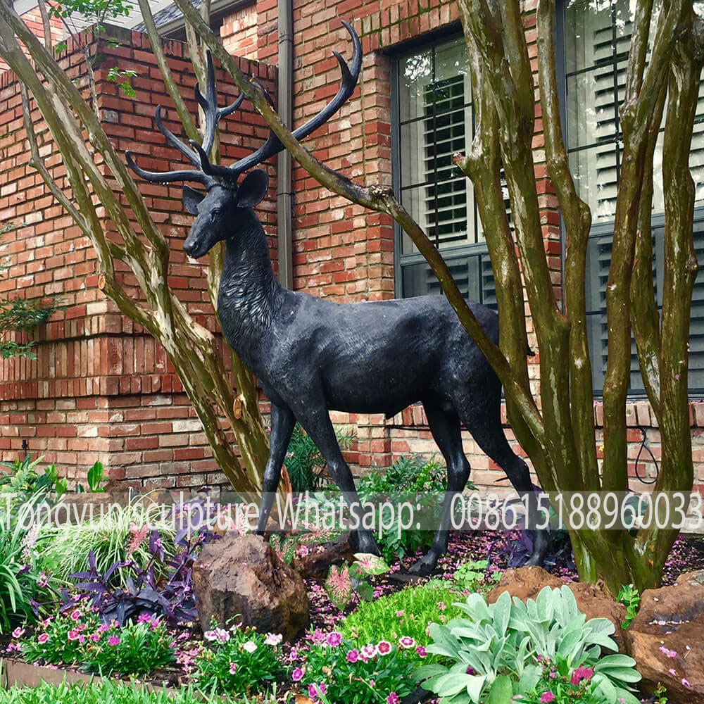 Bronze Deer Lawn Ornaments for Garden Outdoor Decoration
