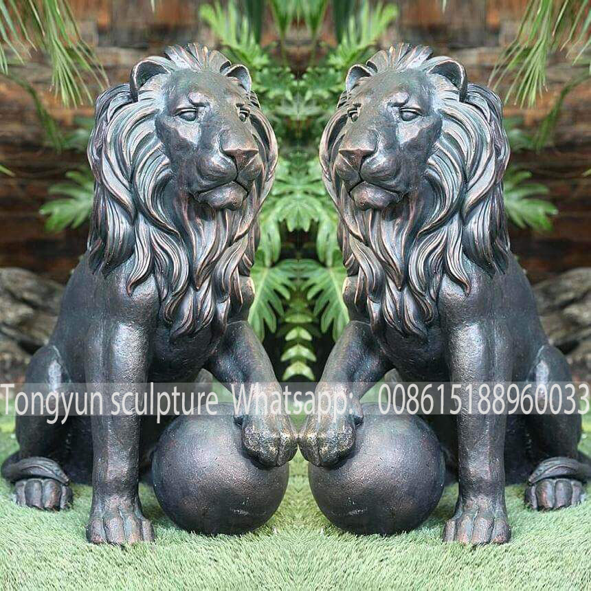 Lion Statue Pair