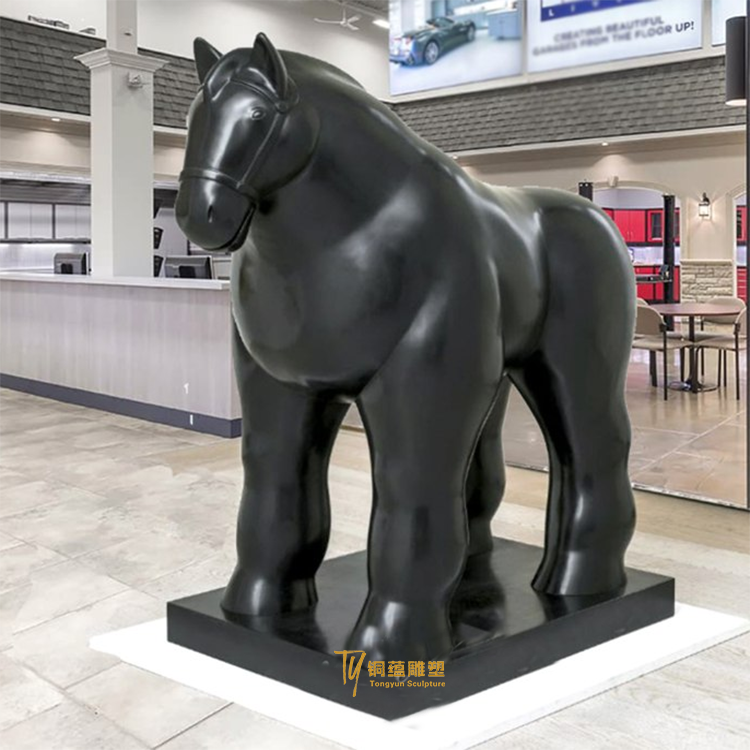 Bronze Casted Fernando Botero Horse Sculpture Fat Street Art Supplier