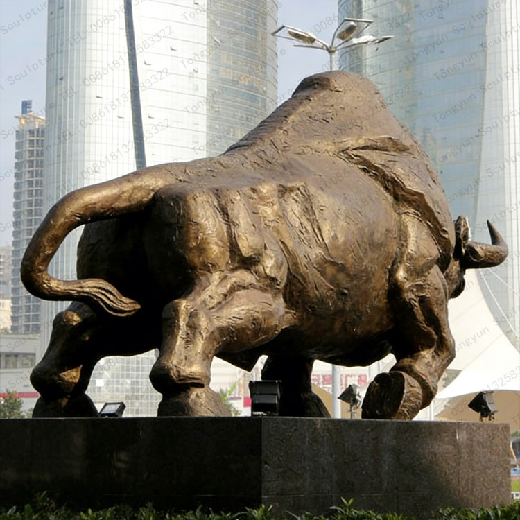 Big Raging Bull Sculpture For Square Decoration.jpg Big Raging Bull Sculpture For Square Decoration.jpg